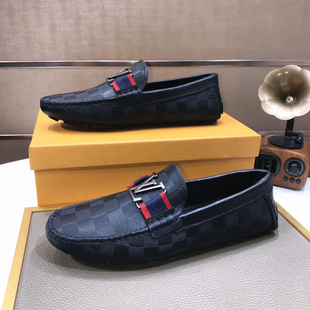Men's men's shoes 💰420💰 [LV Doudou shoes] (water-dyed cowhide lining) new model is on the market, available on the official website. The new Doudou shoes are processed into single-color materials, and the uppers are made of imported cowhide material. The body of the shoe is fully hemmed with mark thread, and is lined with imported original cowhide leather. The elegant shoe shape is super suitable for all-matching, and the size is 38-44.